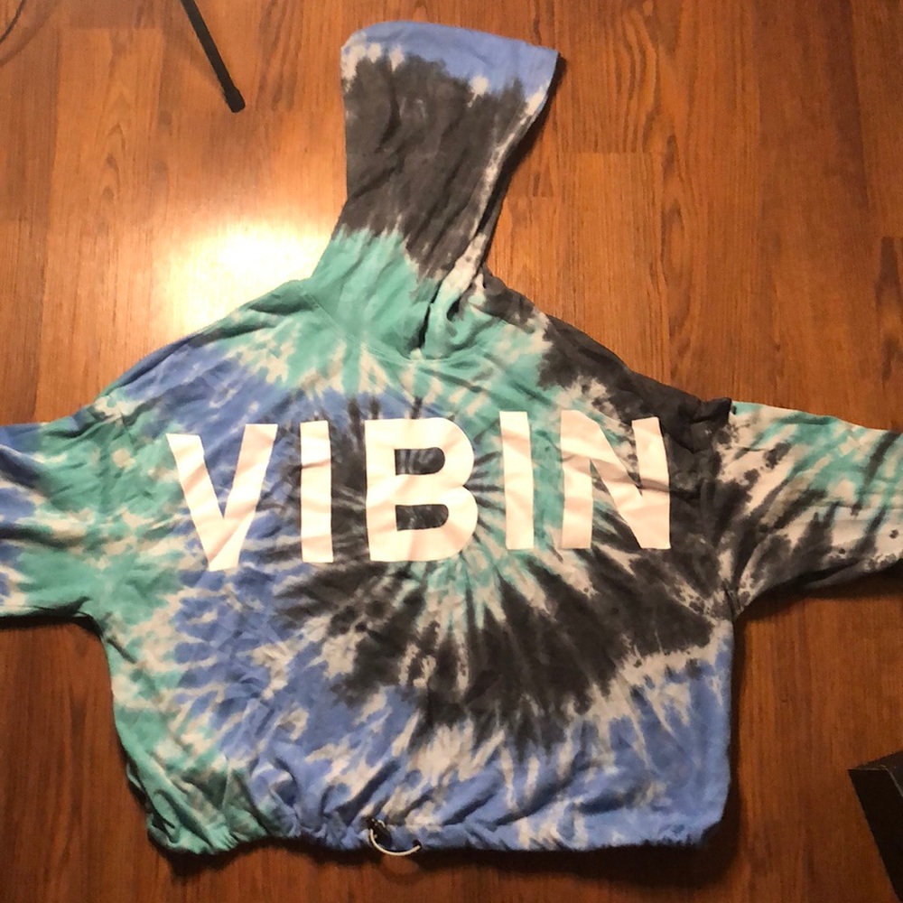 Streetwear(brand) hoddie. Size medium.